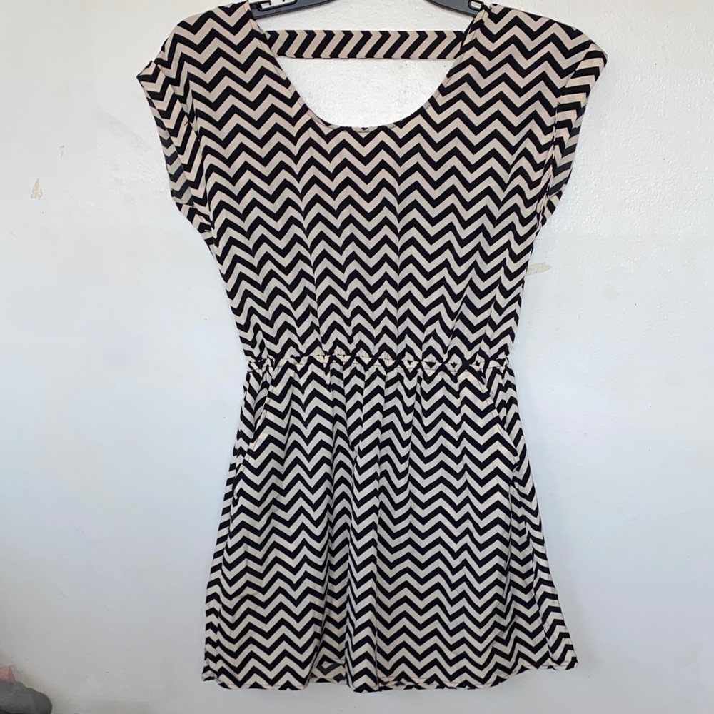 Zigzag Mini Dress With Pockets!